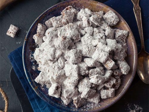 Homemade Powdered Sugar Puppy Chow